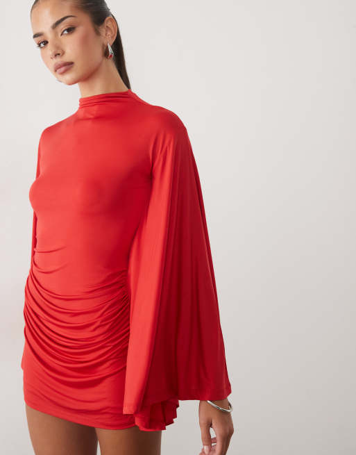 ASOS DESIGN minikjole med åben ryg, slinky, flagermusærmer og påsyet hals i rød, 4 af 4
