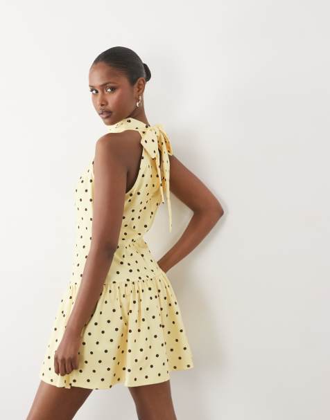 ASOS DESIGN - Minikjole med halterneck og peplum-detalje samt polkaprikket print - view 1