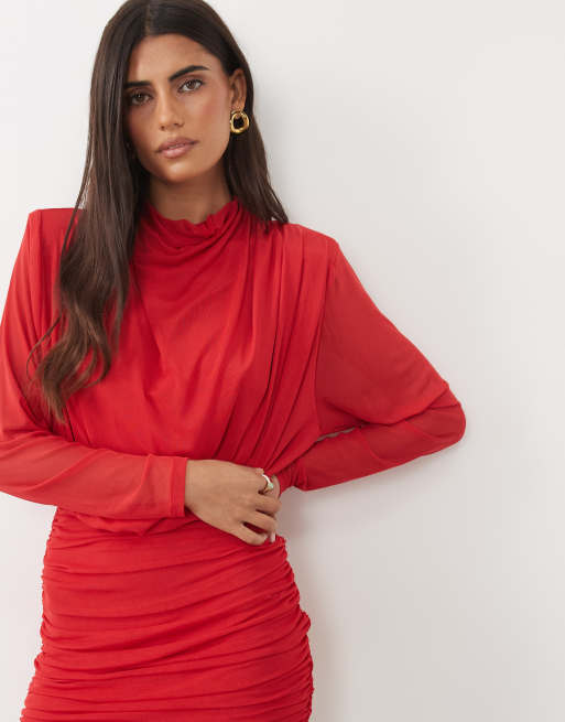 ASOS DESIGN minikjole med høj hals, skulderpuder og draperet skørt i rød, 4 af 4