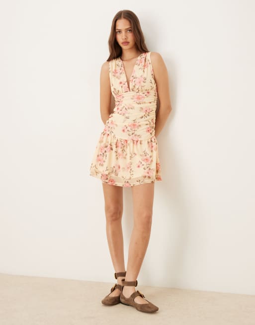 ASOS DESIGN - Minikjole med V-front og rynket tørklædekant i vintage-blomstermønster