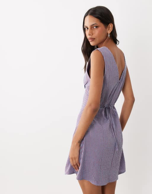 ASOS DESIGN minikjole med v-hals i blå gingham-tern, 4 af 4