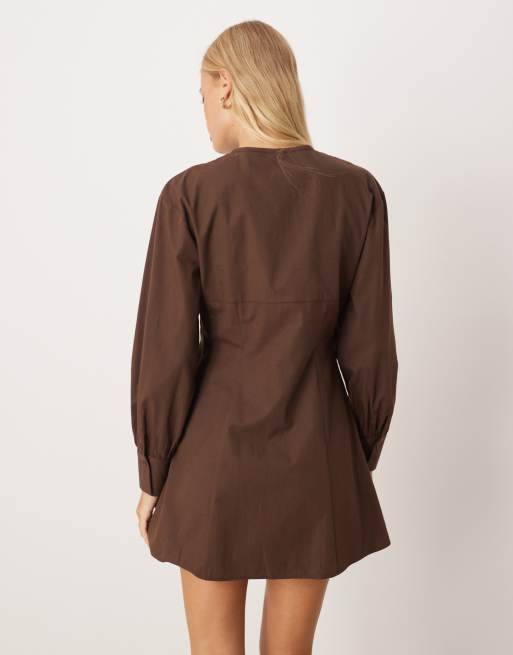 ASOS DESIGN – Miniklänning med rund halsringning, markerad midja och knäppning, 3 av 4