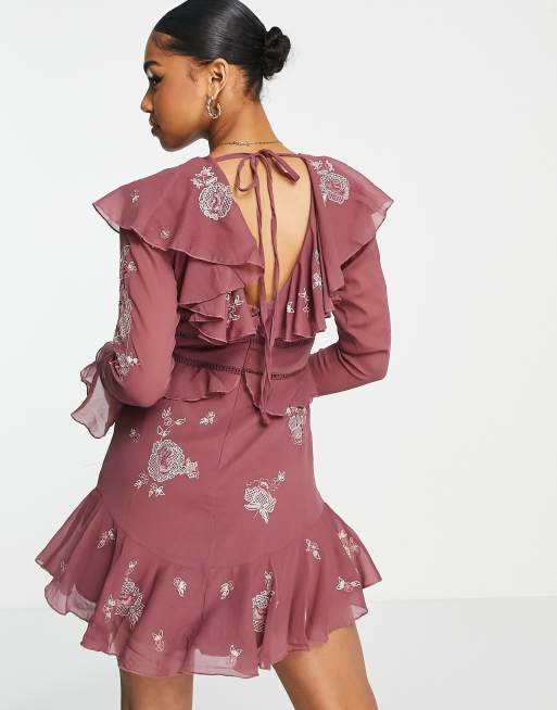 ASOS DESIGN – Miniklänning med volang, broderade blommor och spetsdetaljer, 4 av 4