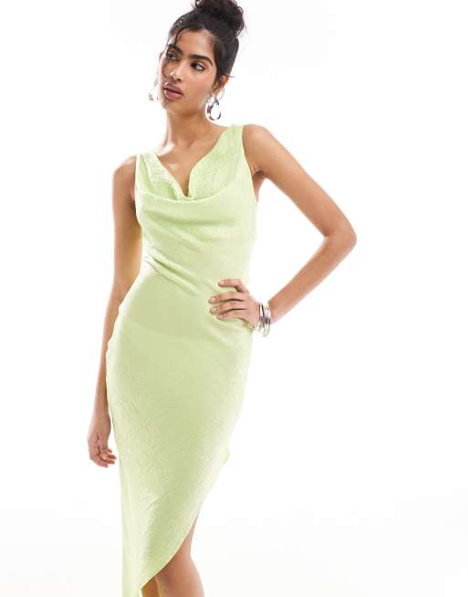 ASOS DESIGN – Minikleid aus Crushed-Satin in Puderrosa mit Wasserfallkragen und asymmetrischem Saum