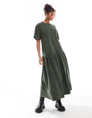 ASOS DESIGN - Minikleid aus dickem Cord in Grün mit ausgestelltem Saum und Bindeband am Rücken