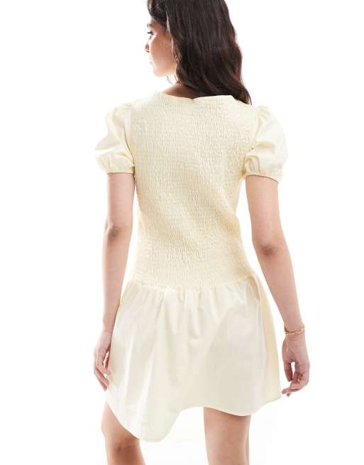 ASOS DESIGN – Minikleid aus gesmoktem Popeline in Steinbeige mit Puffärmeln, 4 von 4