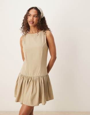 ASOS DESIGN - Minikleid aus Leinenmix in Salbeigrün mit tiefer Taille