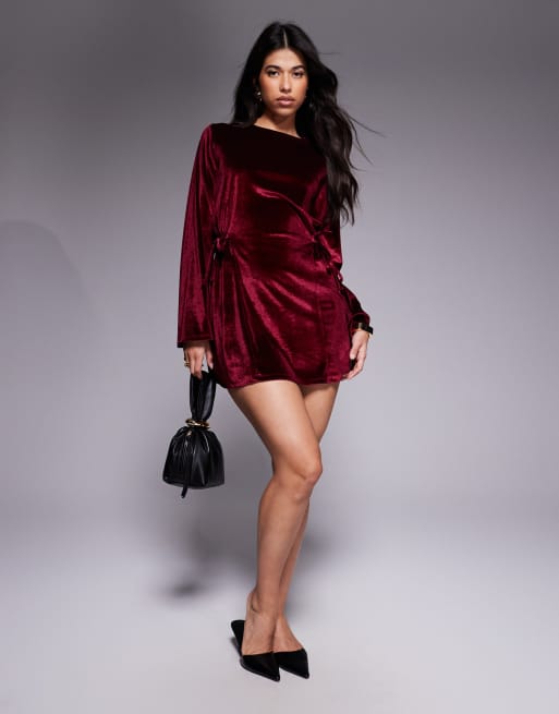ASOS DESIGN – Minikleid aus Samtcord in Burgunderrot mit ausgestellten Ärmeln und Bindedetail, 2 von 4