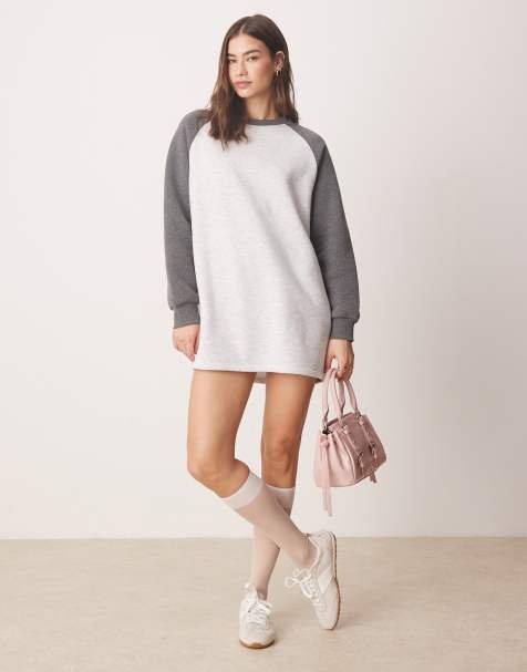ASOS DESIGN – Minikleid aus Sweatshirt-Stoff in Grau mit Raglanärmeln - view 1