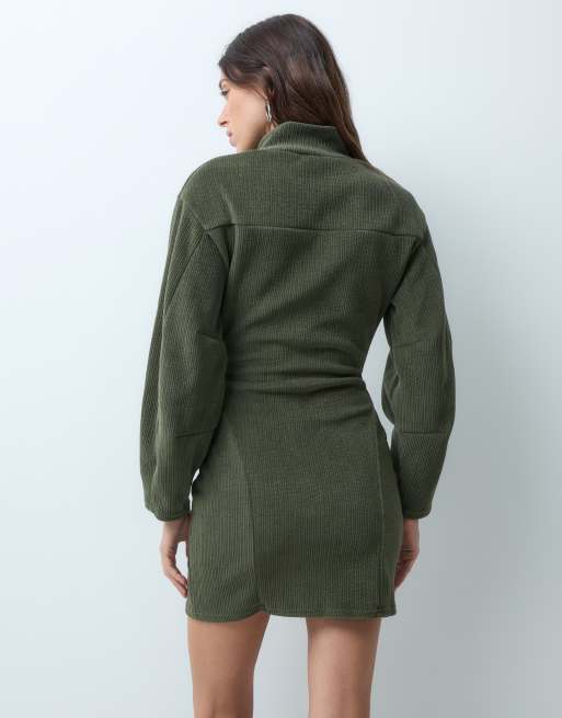 ASOS DESIGN Minikleid aus weichem Cord mit Teilungsnähten in Grün, 2 von 5