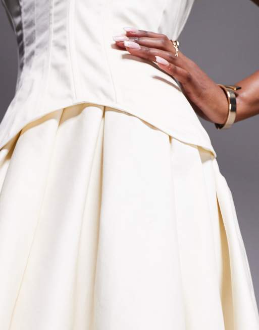 ASOS DESIGN – Minikleid in Antikweiß mit strukturiertem Korsettoberteil und Tellerrock, 3 von 4