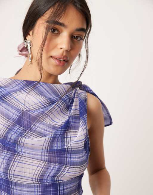 ASOS DESIGN – Minikleid in Blau kariert mit schräger Drapierung, Faltenrock und Bindeschleife, 2 von 4