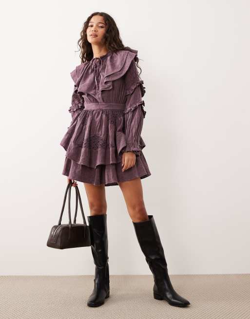 ASOS DESIGN – Minikleid in Burgunderrot mit gesmokter Taille, Rüschendetail und Spitzeneinsätzen, 3 von 4