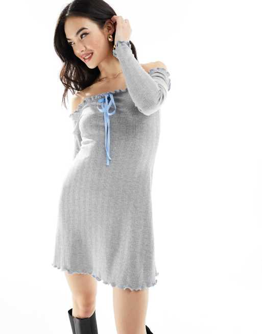 ASOS DESIGN – Minikleid in Grau mit Schleife und farblich abgesetzten Rüschen