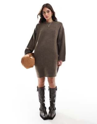 ASOS DESIGN - Minikleid in Mokka mit Rundhalsausschnitt und breiten Bündchen-Braun