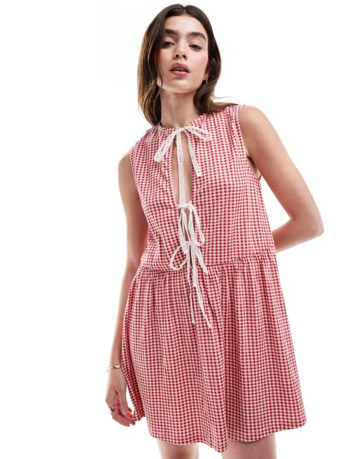 ASOS DESIGN – Minikleid in Rot kariert mit Schnürung vorne