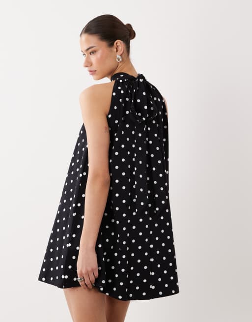 ASOS DESIGN – Minikleid in Schwarz mit Schleifendetail und weißen Punkten , 4 von 4