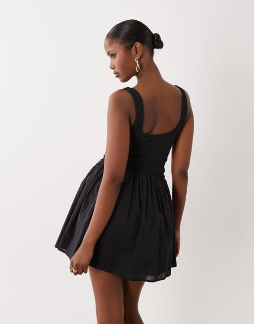 ASOS DESIGN – Minikleid in Schwarz mit U-Ausschnitt, geripptem Oberteil und Popeline-Rock, 4 von 4