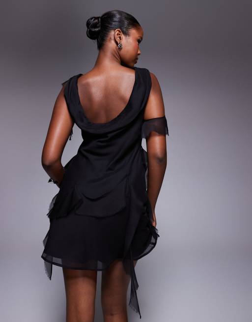 ASOS DESIGN – Minikleid in Schwarz mit Wasserfallausschnitt, offenem Saum und All-over-Rüschen, 4 von 4