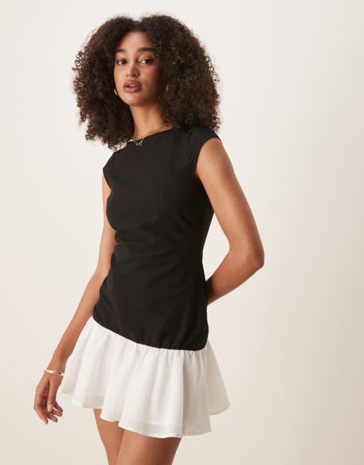 ASOS DESIGN – Minikleid in Schwarz und Weiß mit tiefer Taille und Flügelärmeln, 4 von 4