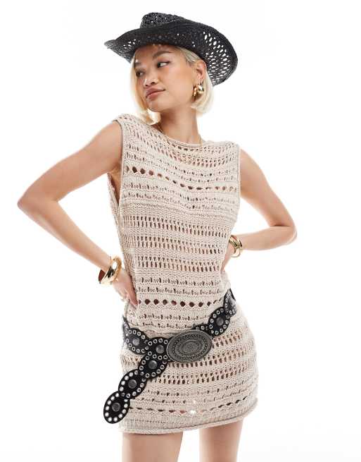 ASOS DESIGN – Minikleid in Steingrau mit Häkeloptik und tiefem Rückenausschnitt , 3 von 4