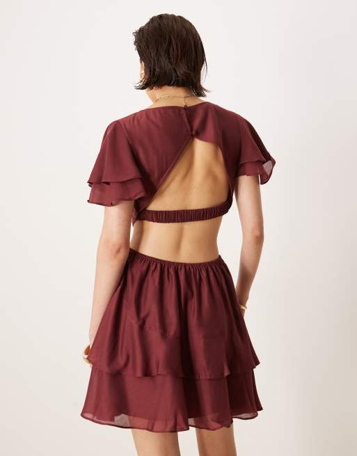 ASOS DESIGN – Minikleid in tiefem Traubenrot mit V-Ausschnitt, Engelsärmeln und Cut-out, 2 von 4
