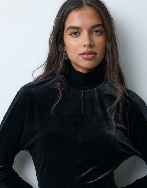 ASOS DESIGN Minikleid mit Ballonsaum aus Samt in Schwarz, 2 von 5