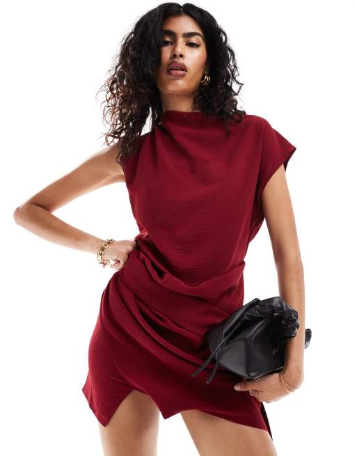 ASOS DESIGN – Minikleid mit drapierter Taille in Weinrot mit Wickelrock
