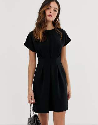 ASOS DESIGN - Minikleid mit geraffter Taille in Schwarz