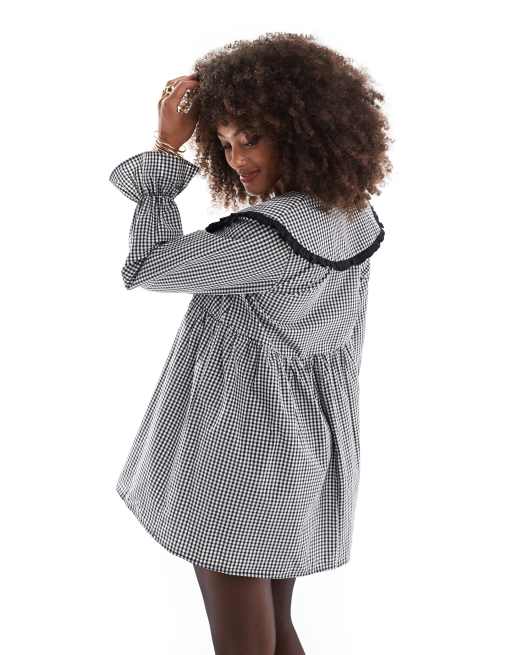 ASOS DESIGN – Minikleid mit Kontrast-Design, übergroßem Kragen und schwarzem Vichy-Karo, 3 von 4