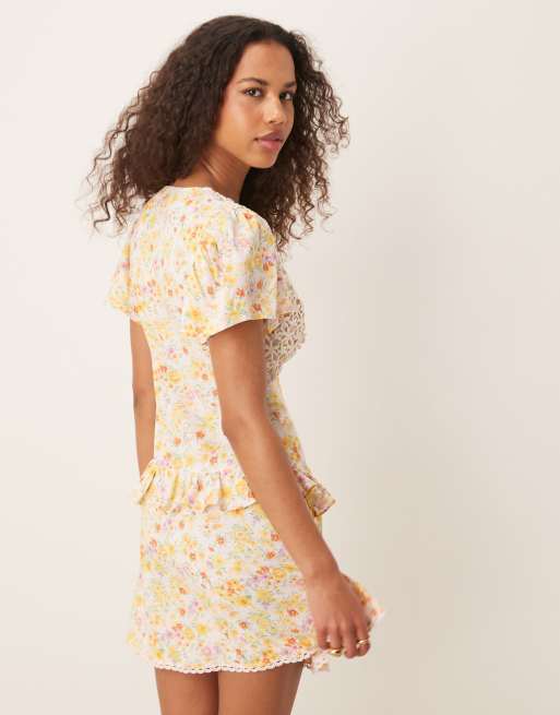 ASOS DESIGN – Minikleid mit Mustermix und Brustpartie mit Spitzenbesatz, 4 von 4