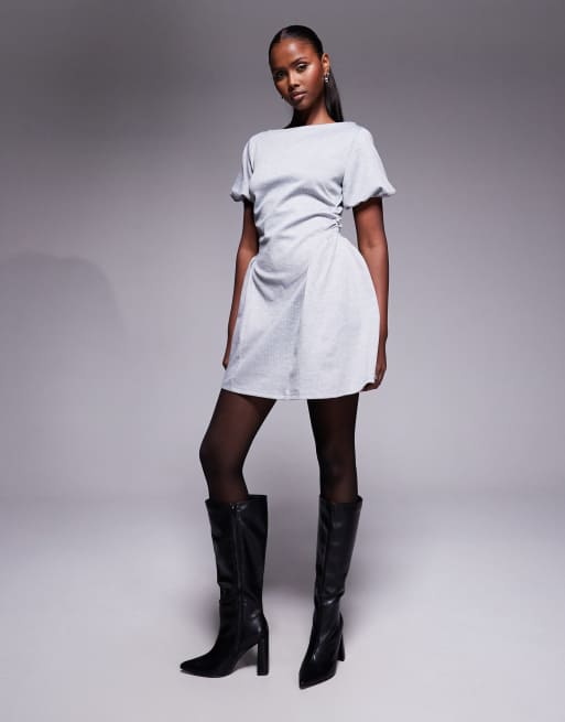 ASOS DESIGN – Minikleid mit Puffärmeln, Godet-Einsatz an der Hüfte und Nadelstreifen, 3 von 4