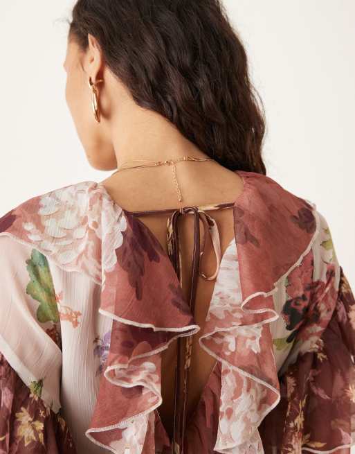 ASOS DESIGN – Minikleid mit Rüschen, Godet, ausgestellten Ärmeln, Cut-out und Blumenmustermix, 4 von 4