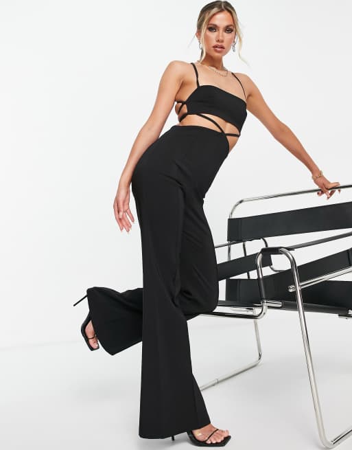 ASOS DESIGN - Minimalistisk sort jumpsuit med bindebånd i taljen