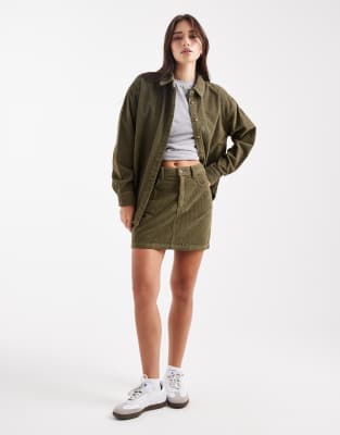 ASOS DESIGN - Minirock aus Bubble-Cord in Khaki-Grün