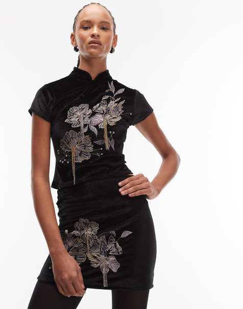 ASOS DESIGN – Minirock aus Samt in Schwarz mit Stickerei und Perlenfransen-Design, Kombiteil - view 1