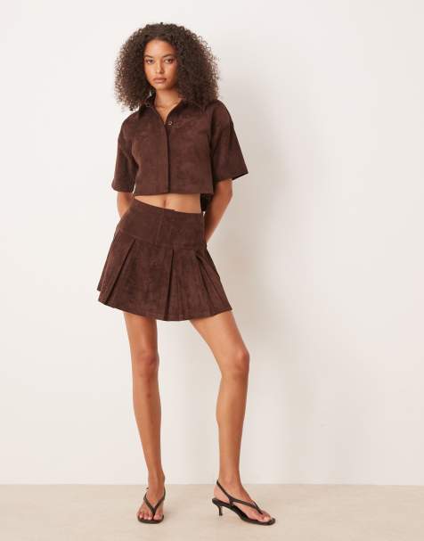 ASOS DESIGN – Minirock aus Wildlederimitat in Schokobraun mit Bundfalten, Kombiteil - view 1