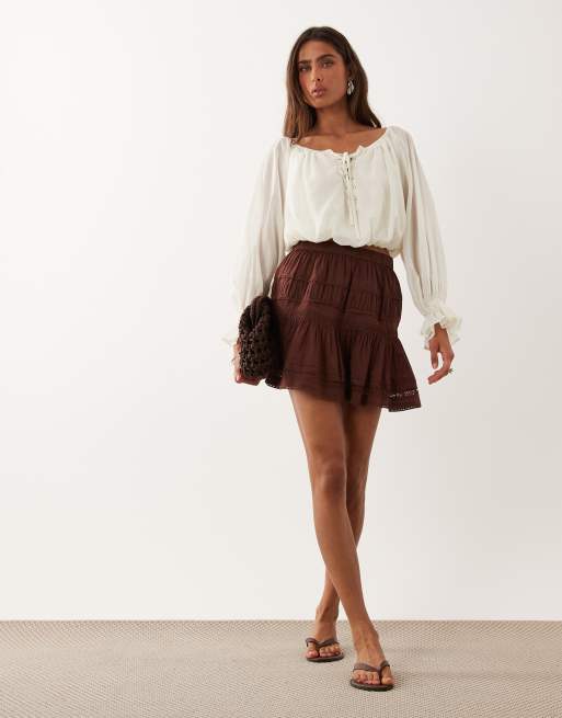 ASOS DESIGN – Minirock in Braun mit Spitzeneinsatz, 2 von 5