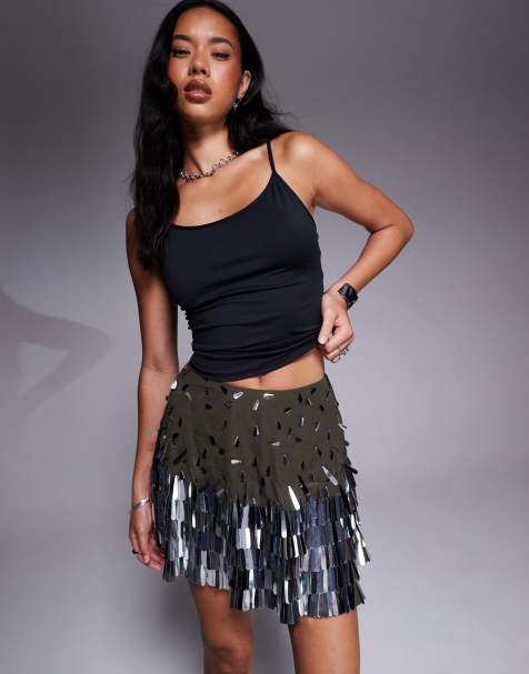 ASOS DESIGN – Minirock in Grün mit tropfenförmigen Pailletten - view 1