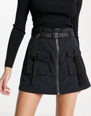 ASOS DESIGN - Minirock in Schwarz mit Schnallen- und Riemen-Details-Black