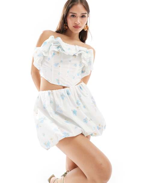 ASOS DESIGN – Minirock mit Blumenmuster in Blau und Weiß und Ballonsaum, Kombiteil - view 1