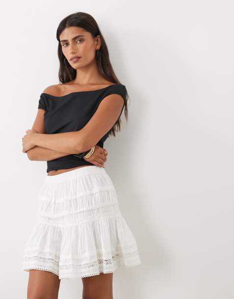 ASOS DESIGN Minirock mit Spitzeneinsatz in Weiß - view 1