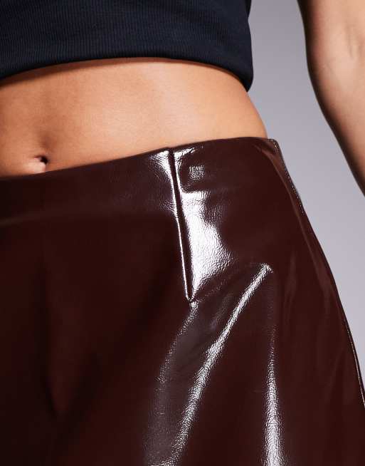 ASOS DESIGN - Minirok van hoogglanzend imitatieleer met rand van imitatiebont, 4 van 5