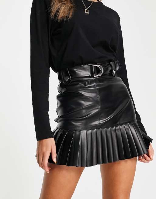 ASOS DESIGN - Minirok van imitatieleer met geplooide zoom in zwart 