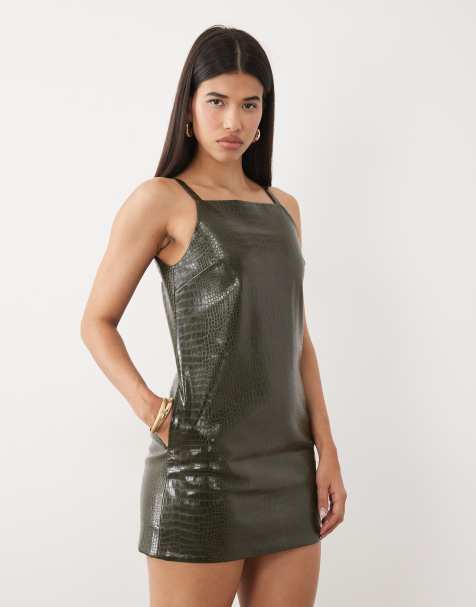 ASOS DESIGN Minivestido recto de PU efecto cocodrilo en caqui - view 1