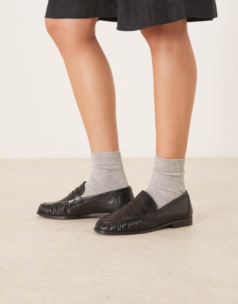 ASOS DESIGN – Minnie – Svarta loafers med rynkade detaljer och bred passform - view 1