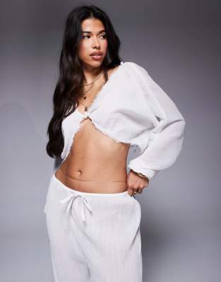 Mira cotton crinkle twist front beach top in white
