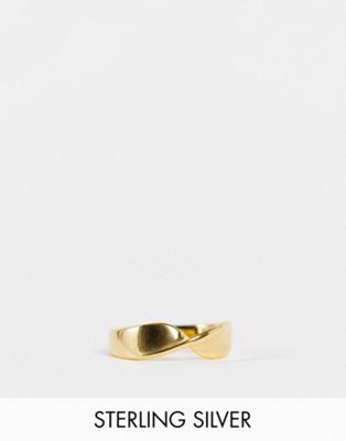 ASOS DESIGN – Mit 14-Karat goldfarben beschichteter Ring aus Sterlingsilber in verdrehter Optik
