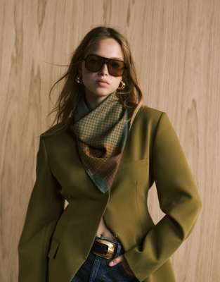 ASOS DESIGN - Mittelgroßes Kopftuch mit Hahnentrittmuster im Colourblock-Design-Bunt