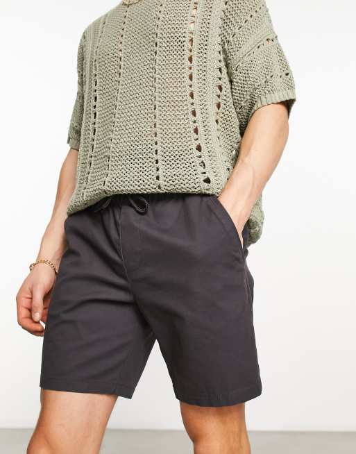 ASOS DESIGN – Mittellange Chino-Shorts mit engem Schnitt in verwaschenem Schwarz , 2 von 4